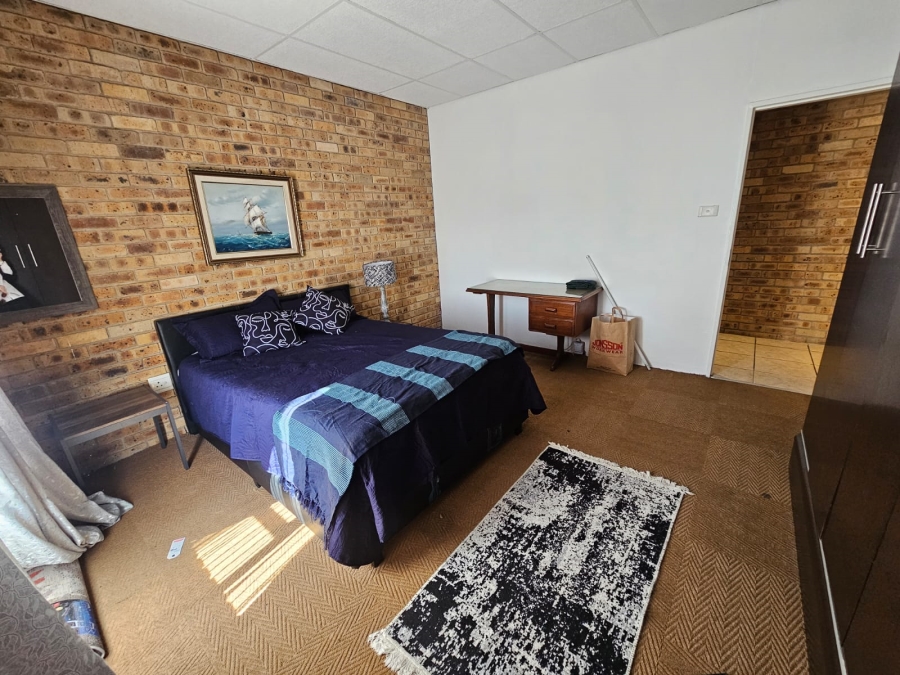 4 Bedroom Property for Sale in Jim Fouchepark Free State